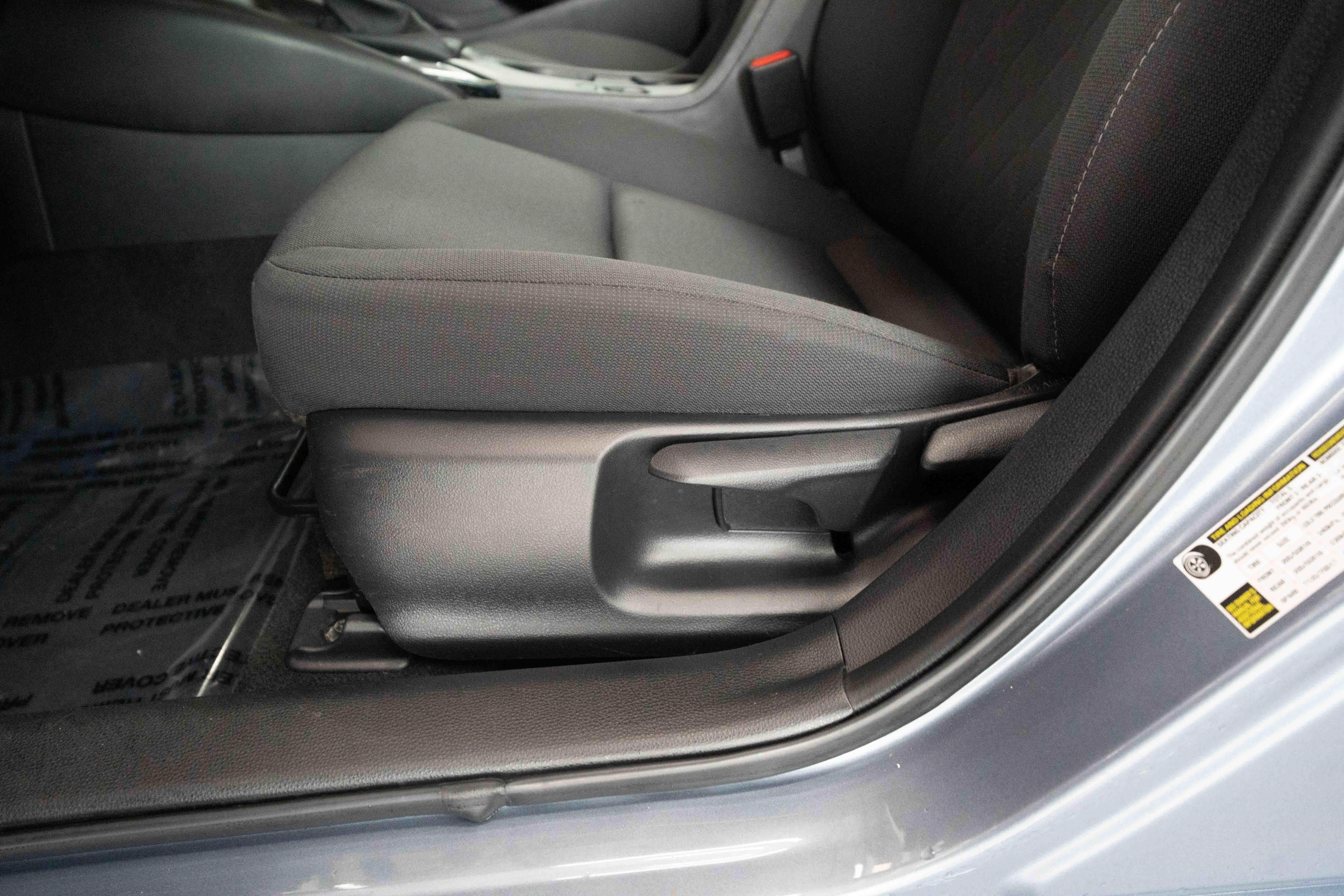 Used 2024 Toyota Corolla LE FWD image 12