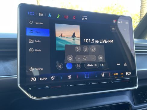 Certified 2025 Volkswagen ID. Buzz Pro S image 22