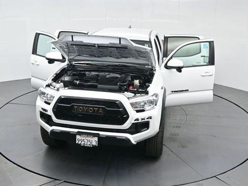 Used 2022 Toyota Tacoma SR image 32
