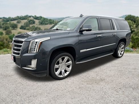 Used 2020 Cadillac Escalade ESV Luxury RWD image 3