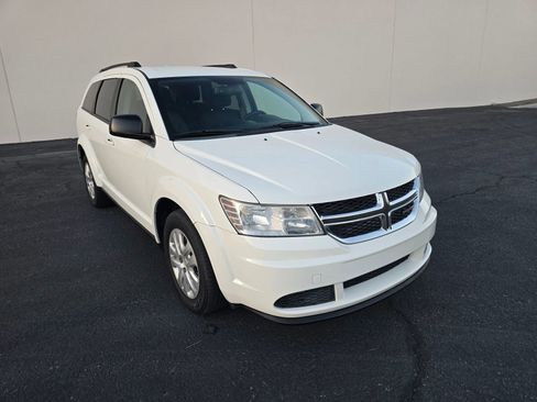 Used 2017 Dodge Journey SE w/ Flexible Seating Group FWD image 9