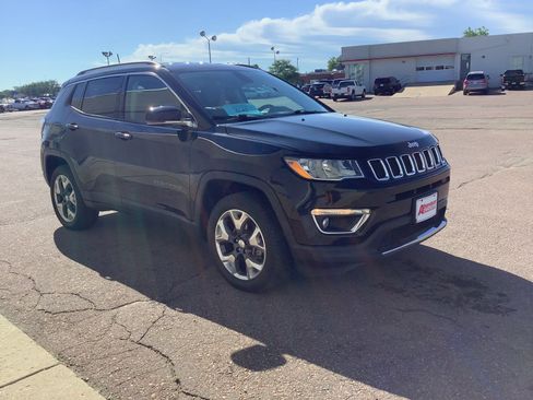Used 2019 Jeep Compass Limited AWD/4WD image 4