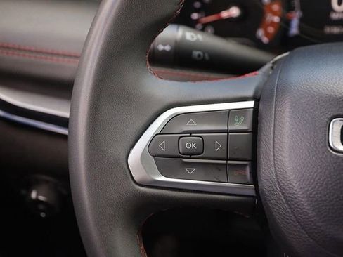 Used 2024 Jeep Compass Trailhawk AWD/4WD image 11