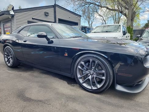 Used 2021 Dodge Challenger R/T Scat Pack RWD image 12