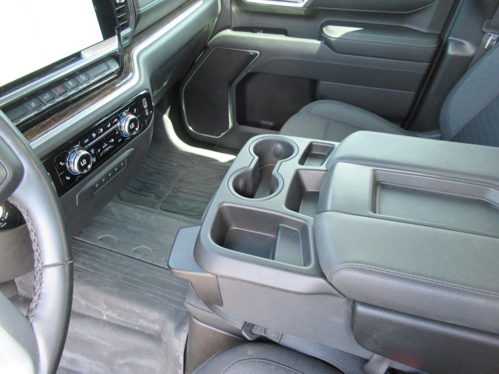 Used 2024 GMC Sierra 2500 SLE w/ SLE Value Package; AWD/4WD image 16