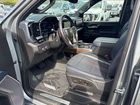 Used 2023 Chevrolet Silverado 1500 High Country image 10