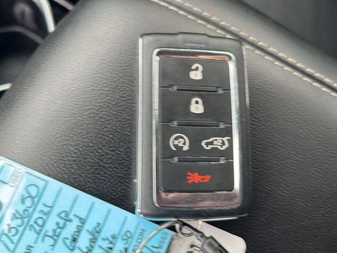 Used 2021 Jeep Grand Cherokee L Limited AWD/4WD image 38