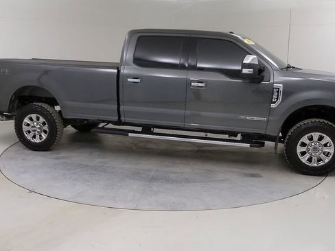 Used 2017 Ford F350 Lariat w/ Chrome Package image 12