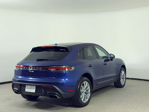 Certified 2025 Porsche Macan AWD/4WD image 9