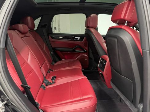 Used 2019 Porsche Cayenne AWD/4WD image 65