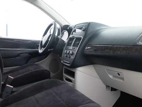 Used 2011 Dodge Grand Caravan Express FWD image 29