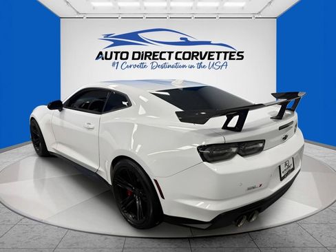 Used 2019 Chevrolet Camaro ZL1 RWD image 9