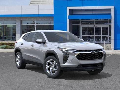 New 2026 Chevrolet Trax LS w/ LS Convenience Package FWD image 7