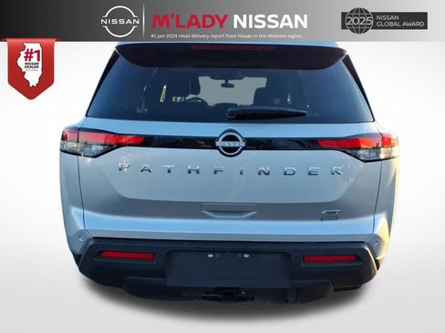 New 2025 Nissan Pathfinder SV image 6