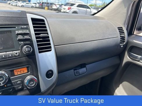 Used 2014 Nissan Frontier SV w/ SV Value Truck Package AWD/4WD image 4