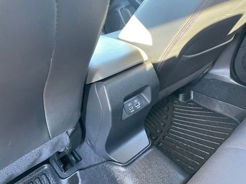 Used 2024 Subaru Crosstrek 2.0i Premium image 8