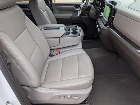 Used 2025 GMC Sierra 1500 SLT image 32