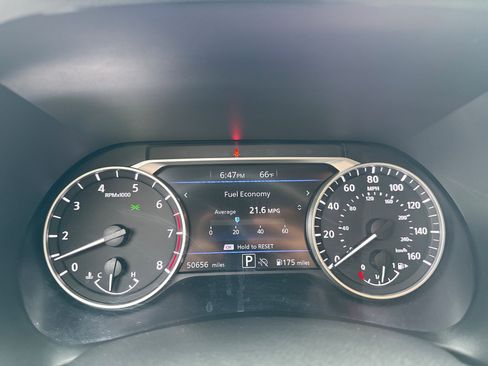 Used 2024 Nissan Sentra SV FWD image 10