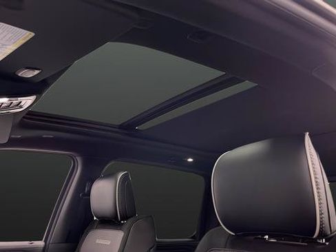New 2026 RAM 1500 Laramie AWD/4WD image 12
