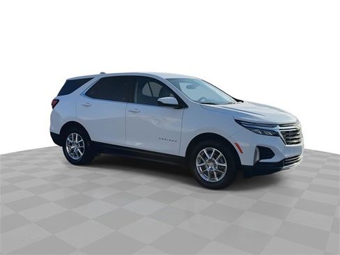 Certified 2024 Chevrolet Equinox LT image 2