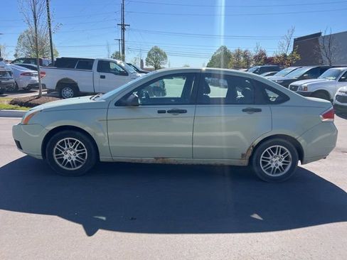 Used 2010 Ford Focus SE FWD image 8
