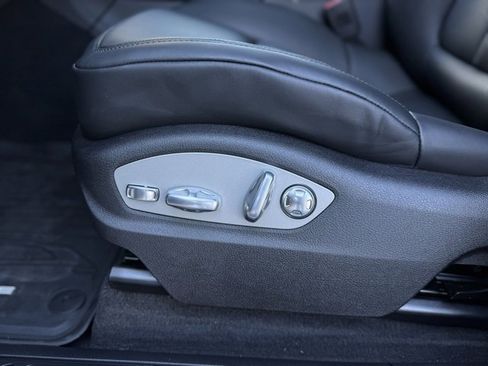 New 2026 Porsche Macan image 15