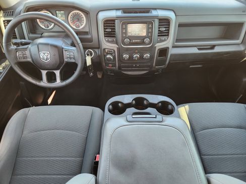 Used 2018 RAM 1500 Express RWD image 23