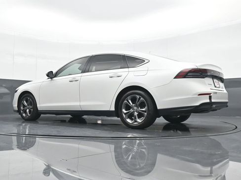 Used 2024 Honda Accord EX image 19
