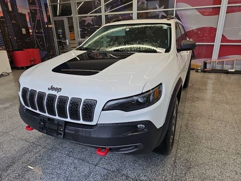 Used 2020 Jeep Cherokee Trailhawk w/ Comfort/Convenience Group AWD/4WD image 2