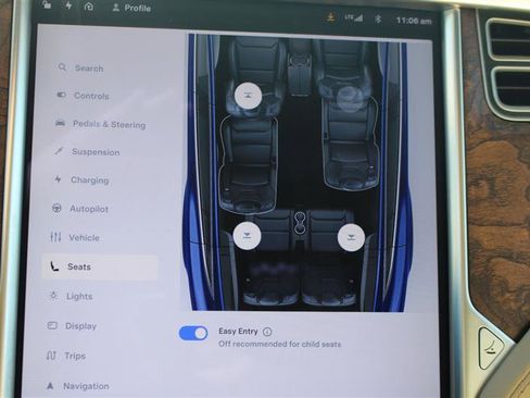 Used 2017 Tesla Model X 75D image 24