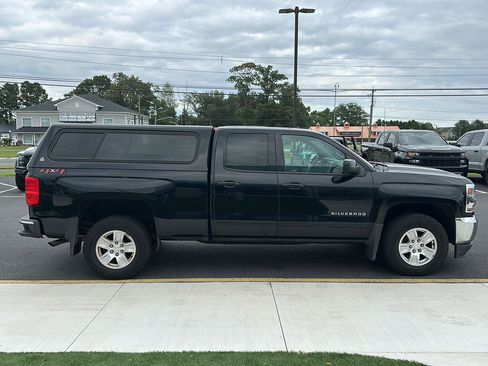 Used 2019 Chevrolet Silverado 1500 LT AWD/4WD image 4