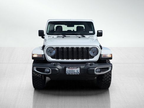 Used 2025 Jeep Gladiator Sport image 2