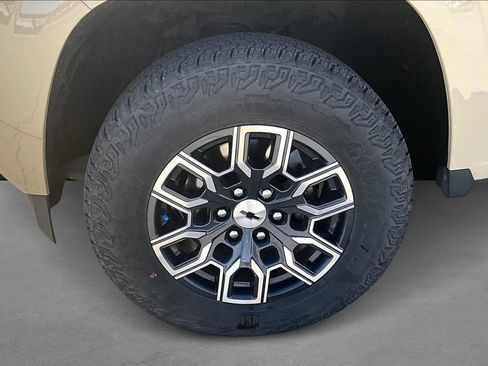 Used 2023 Chevrolet Colorado Z71 image 8