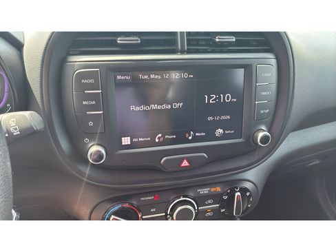 Used 2025 Kia Soul LX w/ LX Technology Package FWD image 15