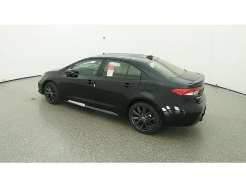 Used 2026 Toyota Corolla SE FWD image 5