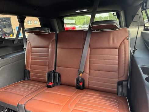 Used 2023 GMC Yukon XL Denali Ultimate AWD/4WD image 19
