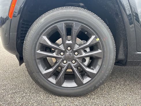 New 2026 Jeep Grand Cherokee Limited AWD/4WD image 3