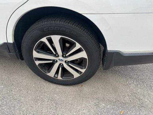 Used 2019 Subaru Outback 3.6R Limited w/ Popular Package #2 image 9