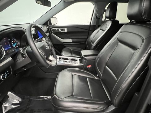 Used 2024 Ford Explorer XLT w/ Equipment Group 202A image 21