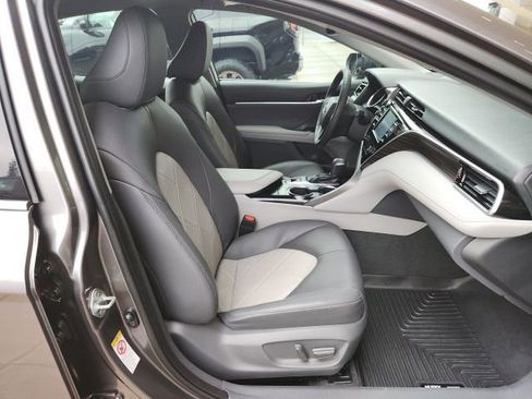 Certified 2018 Toyota Camry XLE image 24