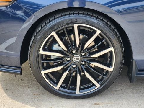 Used 2025 Honda Accord Touring image 17