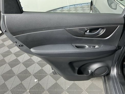 Used 2020 Nissan Rogue S image 10