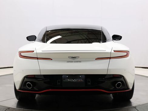 Used 2018 Aston Martin DB11 Coupe image 49