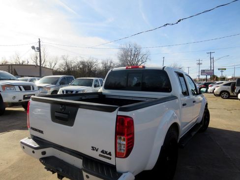 Used 2021 Nissan Frontier SV w/ Value Truck Package image 5