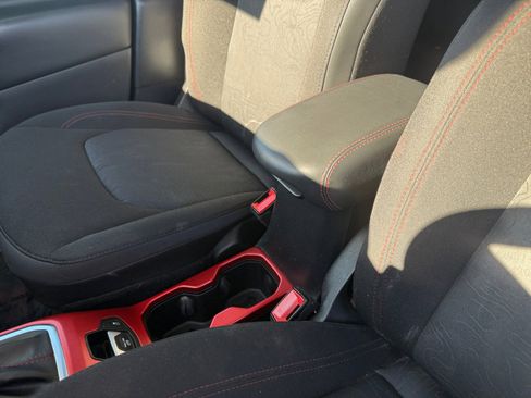 Used 2019 Jeep Renegade Trailhawk w/ Safety and Security Group image 14