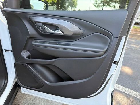Used 2023 GMC Terrain SLE w/ Driver Convenience Package FWD image 14