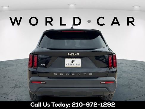 Used 2022 Kia Sorento LX FWD image 6