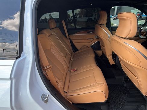 Certified 2025 Jeep Grand Cherokee Summit AWD/4WD image 25
