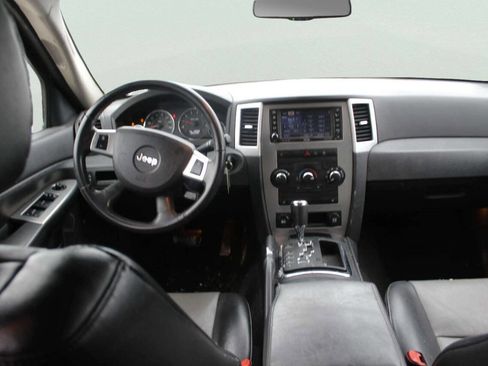 Used 2009 Jeep Grand Cherokee Laredo image 8