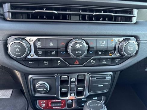 New 2026 Jeep Gladiator Mojave image 26